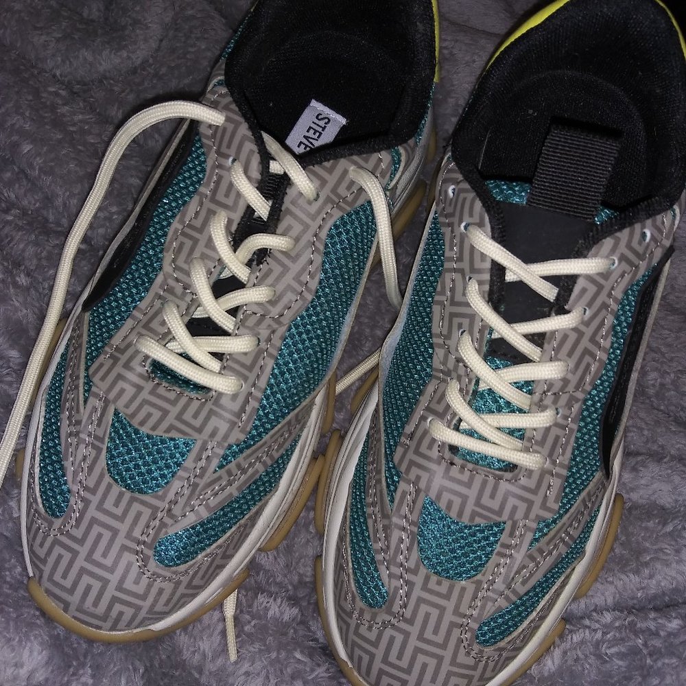 Steve madden possession sneakers